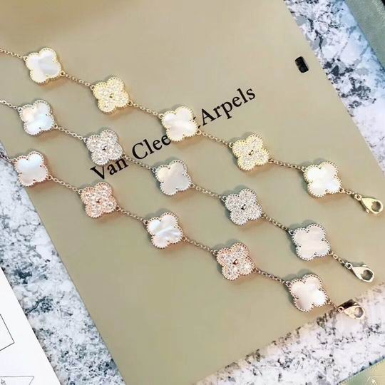 Van Cleef & Arpels bracelet 04lyh24